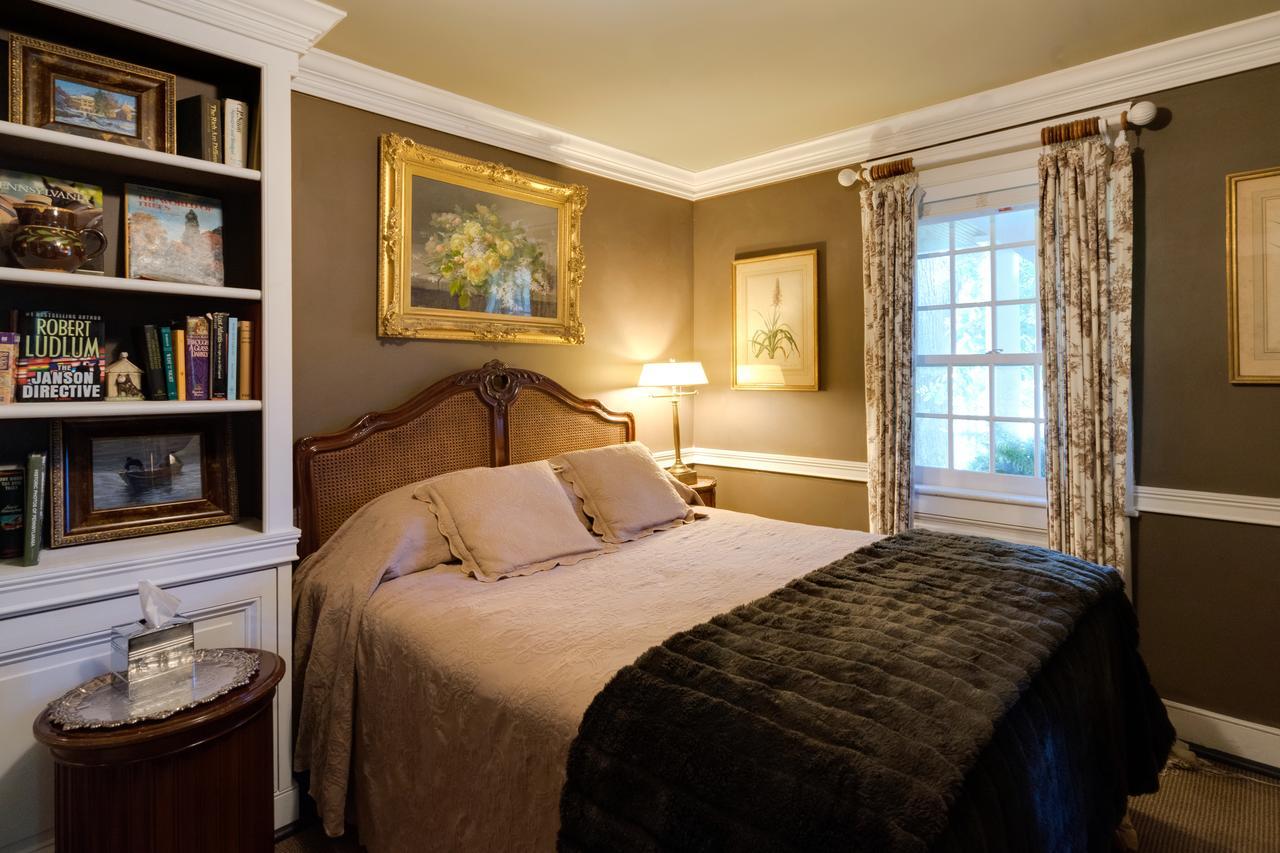Bed & Breakfast Porches On The Towpath Main House 2*