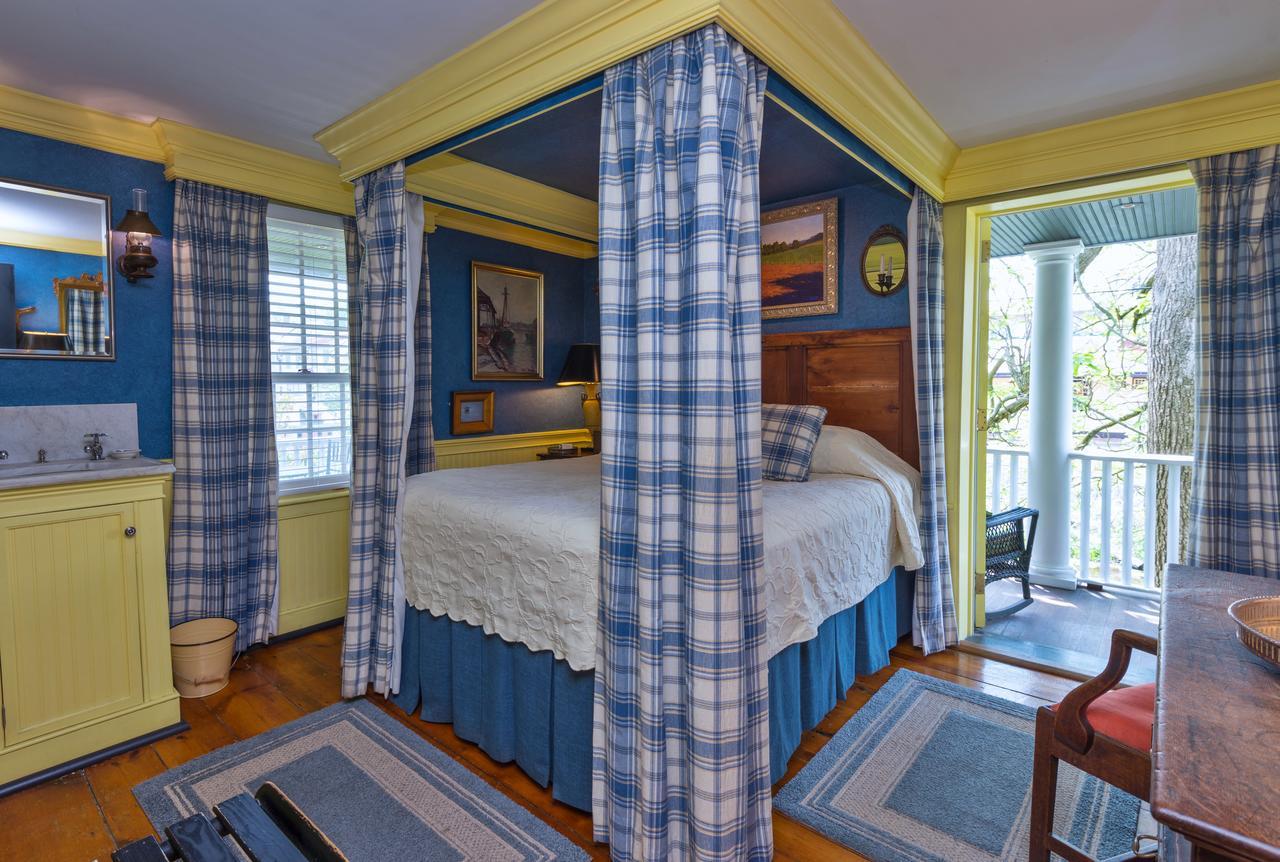 Bed & Breakfast Porches On The Towpath Main House
